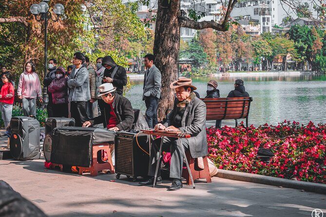 Hanoi City Tour with Lunch and Vegetarian Option - Hoa Lo Prison: understanding a painful past without getting lost