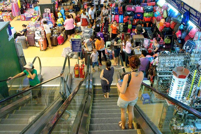 Hanoi City Walking Tour Discover Hidden Gems and Train Street - Dong Xuan Market: the pride of Hanoi, seen up close