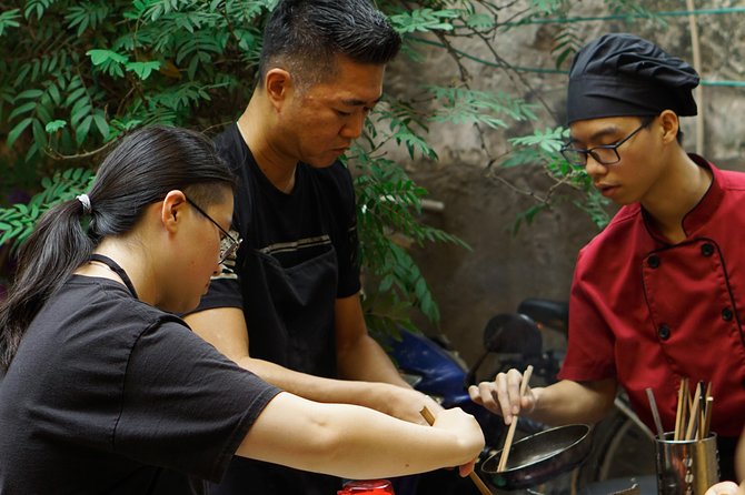 Hanoi Cooking Class in Hidden Villa with Free Pick-Up - The meal break: herbal tea, fruit wine, and lunch or dinner