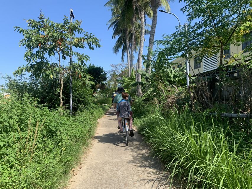 Hanoi Countryside Bike Tour: Red River Culture & Daily Life - Local home visit, chats with locals, and the peace of the countryside