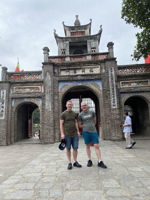 Hanoi Countryside Bike Tour: Red River Culture & Daily Life - Boat return to Hanoi and the cafe coffee finish