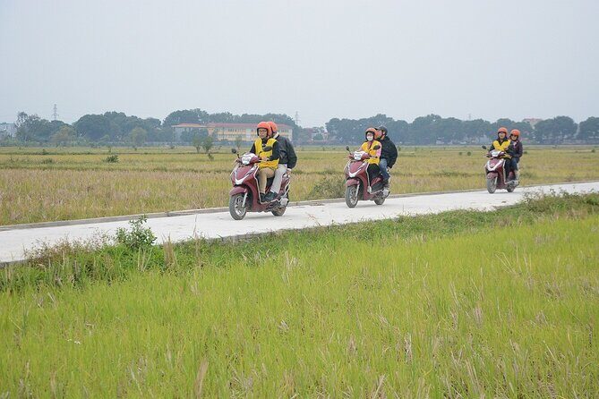 Hanoi Countryside Motorbike Tours Led By Women - Hồ Trúc Bạch: finishing in town with real Vietnamese food
