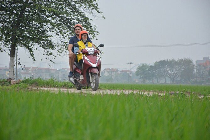 Hanoi Countryside Motorbike Tours Led By Women - Hoi Phu broomstick making: craft work you can actually see