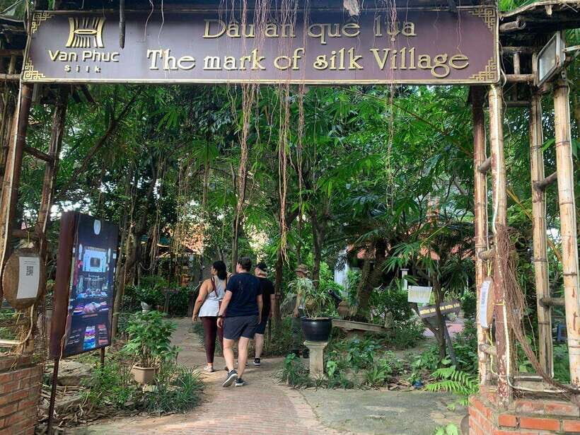 Hanoi Craft Village: Conical Hats, Incense, and Train Street - Price and value: what $32 really buys you