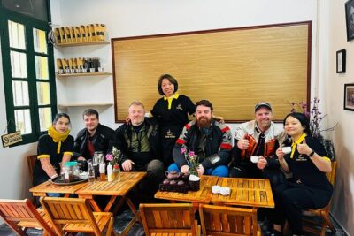 Hanoi Egg Coffee Class and Street Food Walking Tour - The Best Moments: Pho-Style Tricks, Bánh Mỳ, and Chè