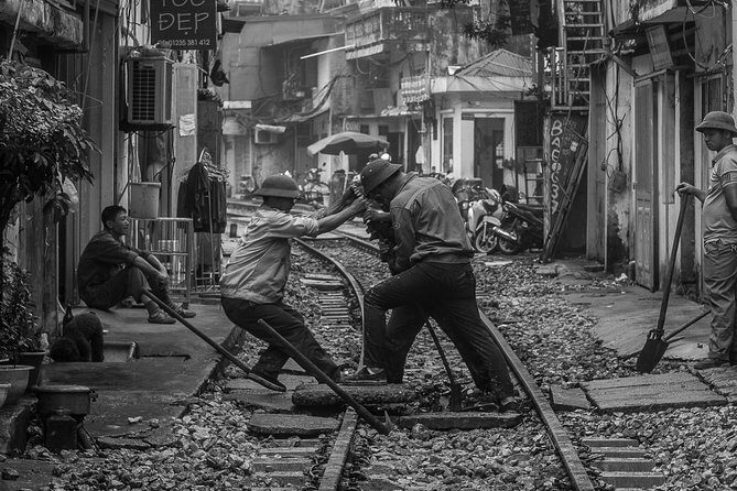Hanoi Explorer Photo Tour - Long Bien Bridge: the payoff for wider city shots