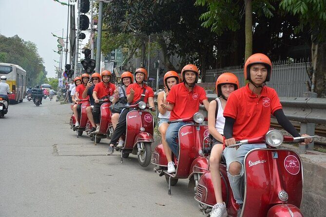 Hanoi Food Tours: Hanoi Foodie Scooter Tour Led By Women - Stop 2 (French Quarter): banh cuon and watching the kitchen work