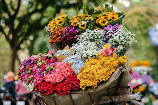 Hanoi Full-Day City Tour: Mausoleum, Temple, Pagoda & Lunch - Ho Chi Minh Mausoleum: respect, rules, and timing matters