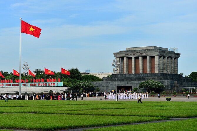 Hanoi Full Day Luxury Group Tour (Tue, Wed, Thu, Sat, Sun) - Temple of Literature: Vietnam’s Early University Meets Confucian Traditions
