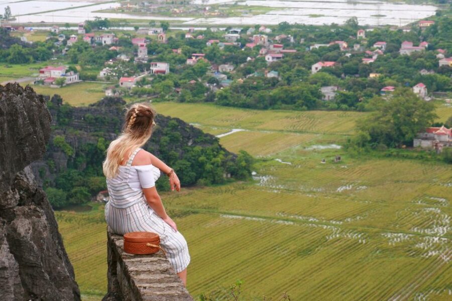 Hanoi: Full-Day Mua Cave, Hoa Lu and Tam Coc Tour - Hoa Lu Temple Grounds: Vietnam’s 10th-Century Capital in Plain Sight