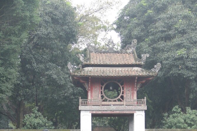 Hanoi Full-Day on Monday/Friday small group max 8 pax. - Old Quarter by cyclo: markets, lake views, and landmark hopping