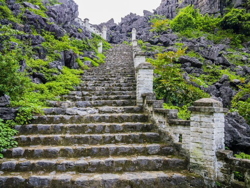 Hanoi: Full Day Tour of Hoa Lu, Tam Coc, and the Mua Cave - Hoa Lu’s ancient capital: Dinh, Le, and Ly temple focus