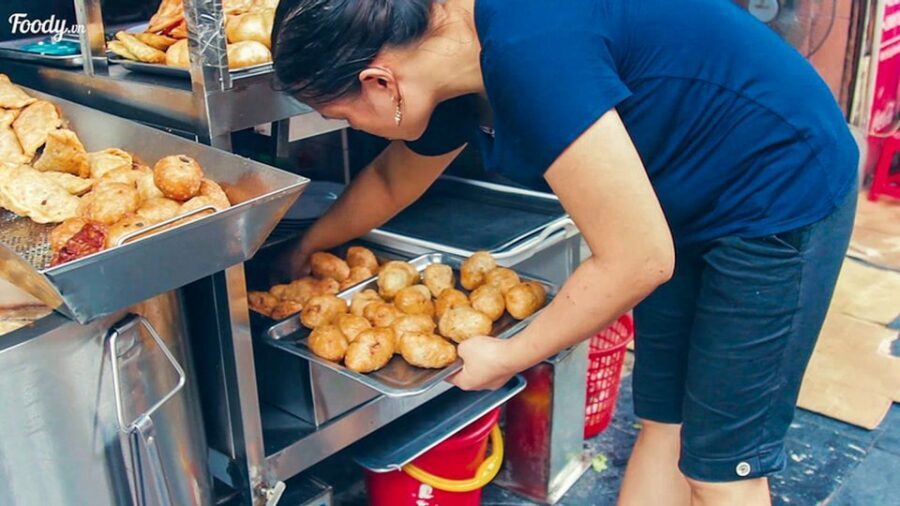 Hanoi: Guided Food Tour with Train Street Visit - Egg coffee trackside: a Hanoi ritual while you wait