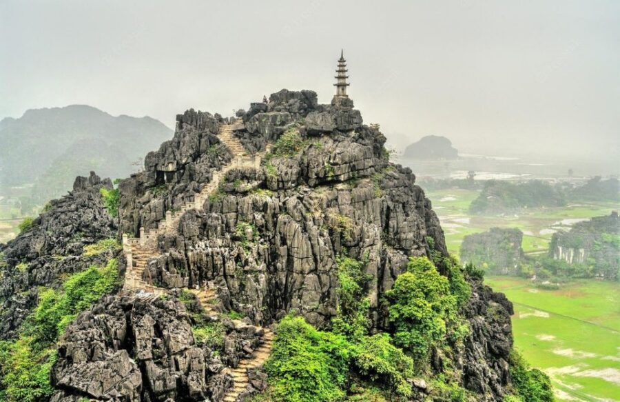 Hanoi: Guided Full-Day Hoa Lu, Trang An and Mua Cave Tour - Village biking: the most human moment of the day