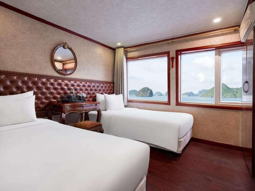 Hanoi: Ha Long & Bai Tu Long Bay 1 or 2-Day Cruise - Food, drinks, and the onboard comfort reality check