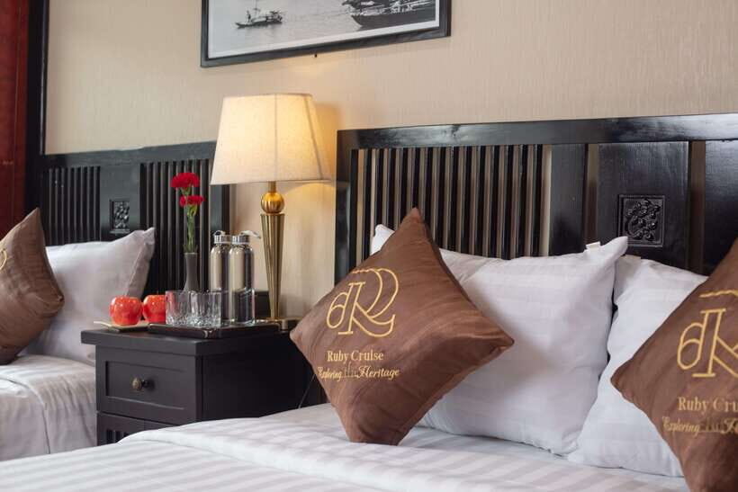 Hanoi: Ha Long Bay 2-Day 1-Night Tour by 4-star Luxury Junk - Key highlights worth planning around