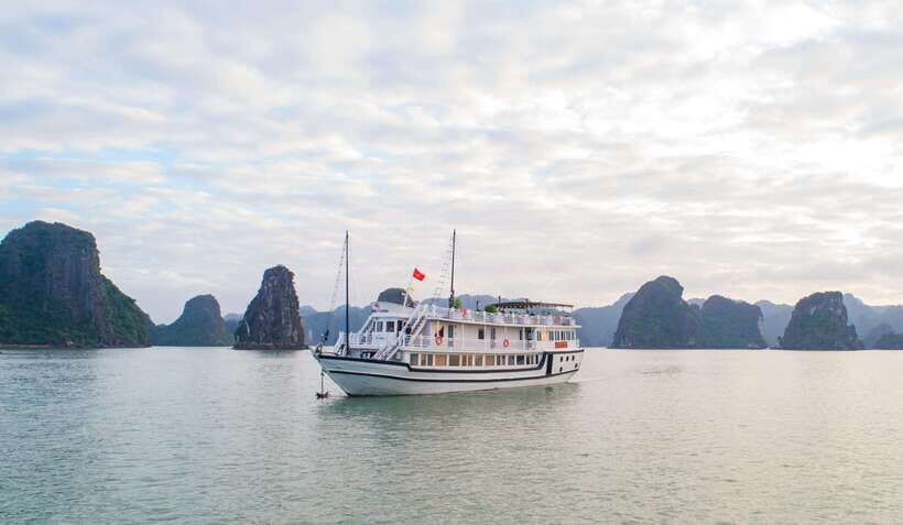 Hanoi: Ha Long Bay 2-Day 1-Night Tour by 4-star Luxury Junk - Titop Island: swim now, hike later (or do both if you’re feeling energetic)