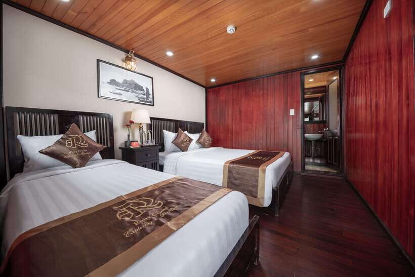 Hanoi: Ha Long Bay 2-Day 1-Night Tour by 4-star Luxury Junk - From Hanoi-area to Tuan Chau: the day starts with a harbor handoff