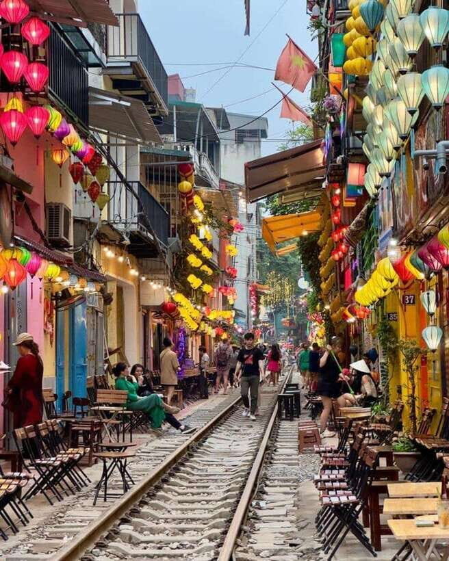 Hanoi: Half-day Private City Tour - St. Joseph’s Cathedral and the French-era contrast