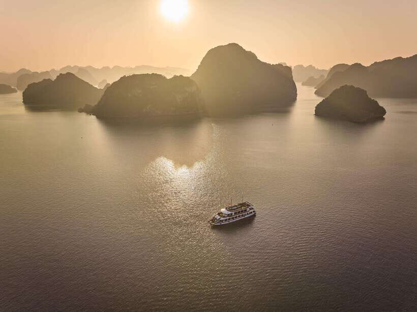 Hanoi: Halong Bay Cruise, Amazing Cave, Titov Island & Kayak - The boat ride and the “luxury” feeling: what you should expect for $42