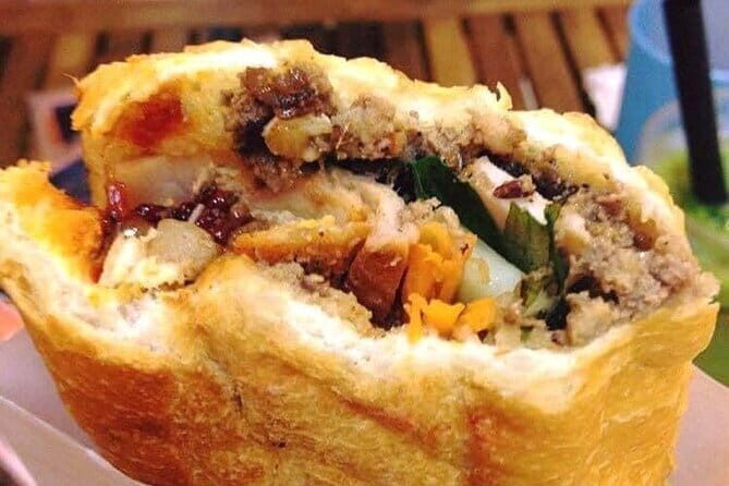 Hanoi Hidden Bites Premium Food Adventure - Stop 1 in Hanoi’s Old Quarter: 2 hours of 8–10 dishes in tight lanes