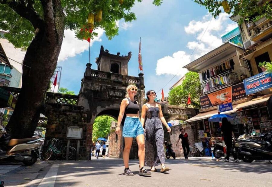 Hanoi Hidden Site: Immersive Spiritual & Cultural Experience - Bạch Mã Temple and the White Horse spirit in Thang Long