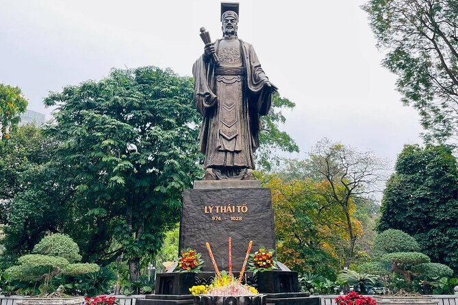 Hanoi Highlights and Hidden Gems Walking Tour - Ly Thái Tổ Park: Where a Statue Signals a Capital Shift