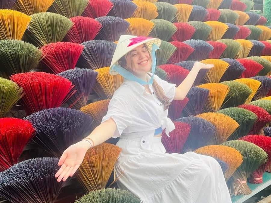 Hanoi: Incense Village, Conical Hat, & Van Phuc Silk Tour - Van Phuc Silk Village: Why This Is More Than a Shopping Stop