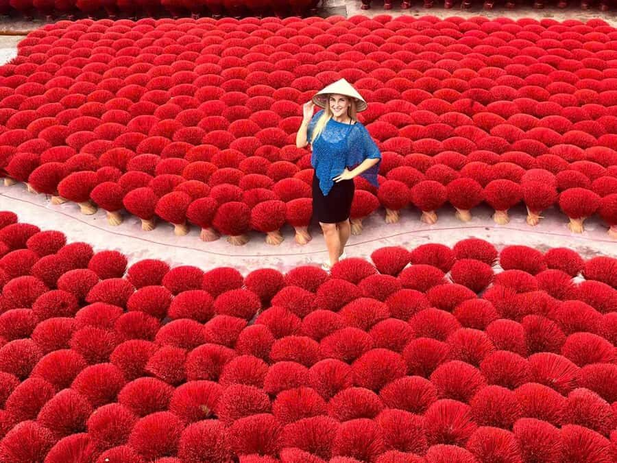 Hanoi: Incense Village, Hat, & Lacquer Artisanal Tour - Quang Phu Cau incense village: family-scale work and real photo color