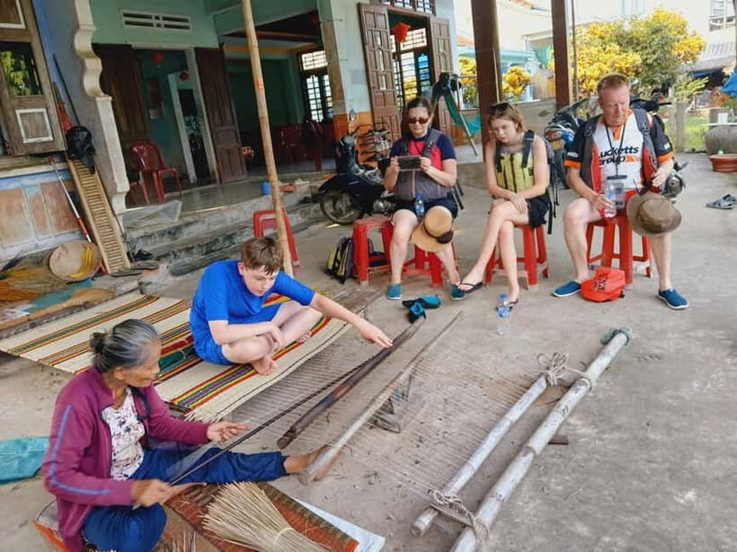 Hanoi: Incense Village, Hat Village or Weave Mat SMALL GROUP - A Half-Day Crafts Hit in Hanoi’s Old Quarter
