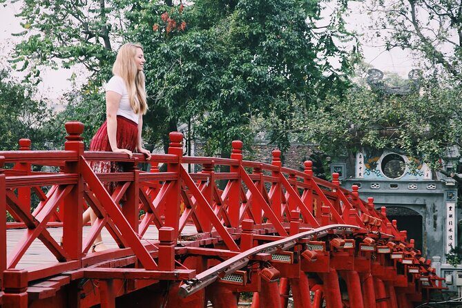 ️ Hanoi Instagram Tour: Most Famous Spots (Private & All-Inclusive) - Stop 5: Temple of Literature for courtyards, learning, and great angles