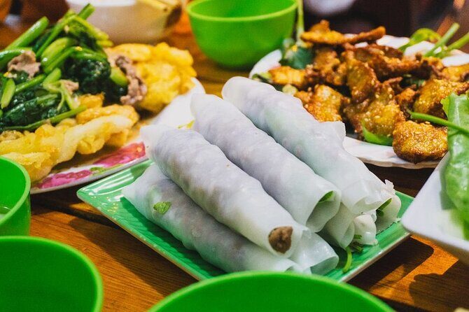 Hanoi Jeep By Night Street Food Tour and Train Street Experience - Who should book this night jeep-and-food plan