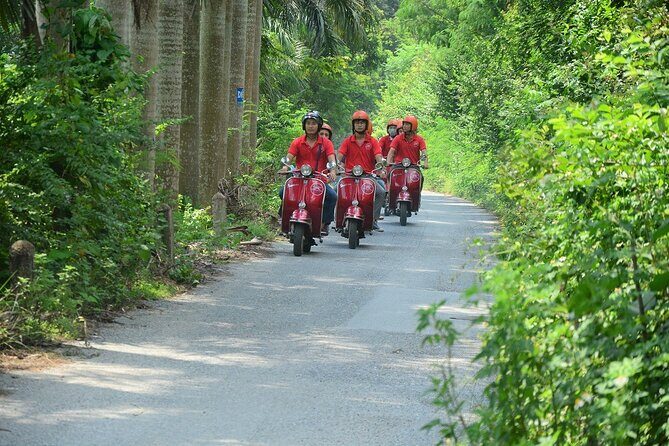 Hanoi Jeep Food Tour Led By Women - Ho Chi Minh Mausoleum pause: culture on a meal schedule