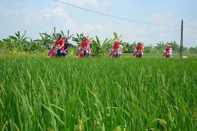 Hanoi Jeep Food Tour Led By Women - Hồ Trúc Bạch dinner with ph: a proper sit-down break