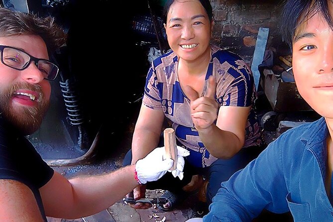 Hanoi Knife Making Traditional Workshop - Pick your knife design and start with sketching metal