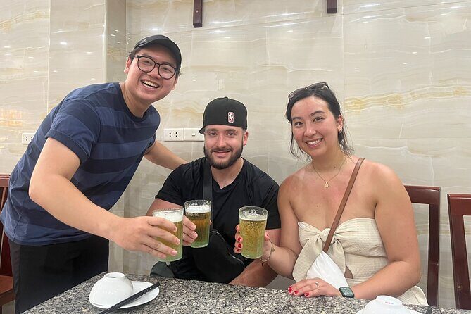 Hanoi Local Fresh Beer and Culinary Tour with Train Street Visit - Stop 5 on Hang Da Street: bánh mì plus Saigon Beer