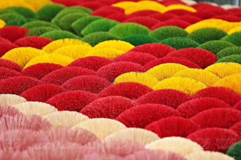 Hanoi: Long Dress Village or Incense Village, Hat Village - Timing, Pickup, and the Optional Train Street Stop