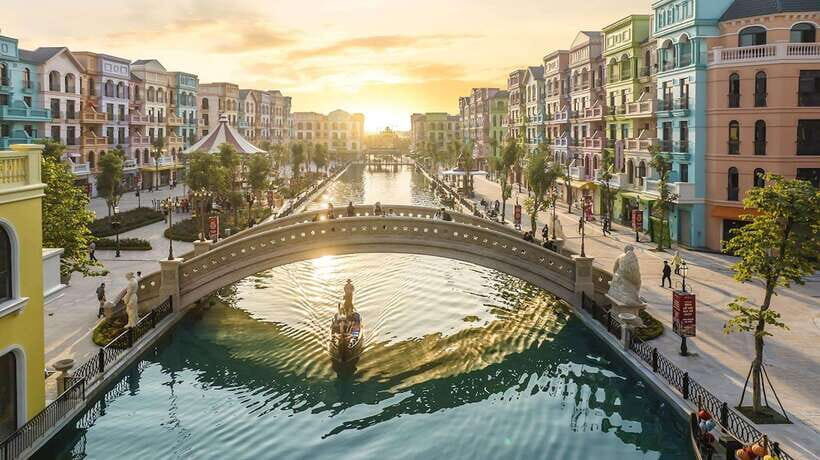 Hanoi: Mega Grand World with Bat Trang Pottery Village - Street circus parade, Venice River streets, and the sunset-leaning vibe