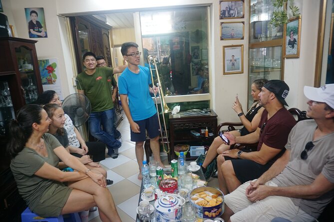 Hanoi Michelin Star Street Food Walking Tour & Train-Street - Chè Lộc Tài and the sweet side of Hanoi