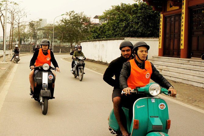 HANOI MUST SEE SITES Vespa Tour - Stop 1: Hanoi Opera House Photo Time