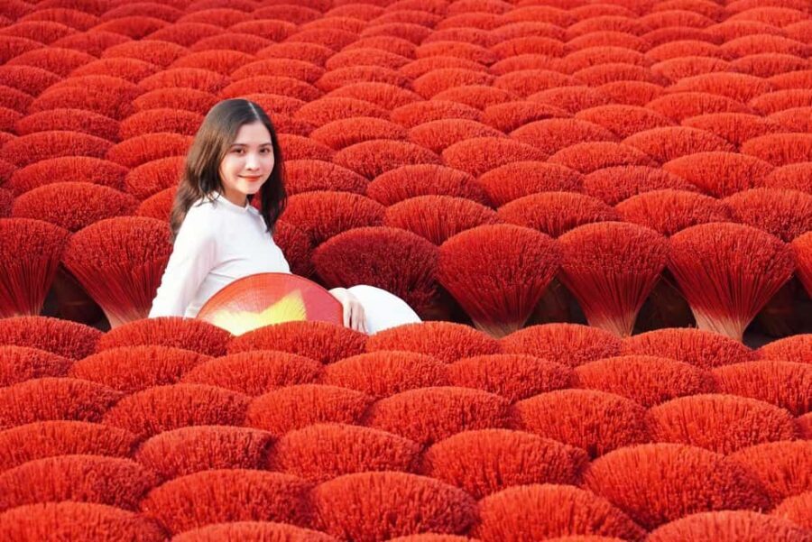 Hanoi Nhan Hien Sculpture Village or Hat and Incense Village - Photo game plan: how to get close and still be respectful