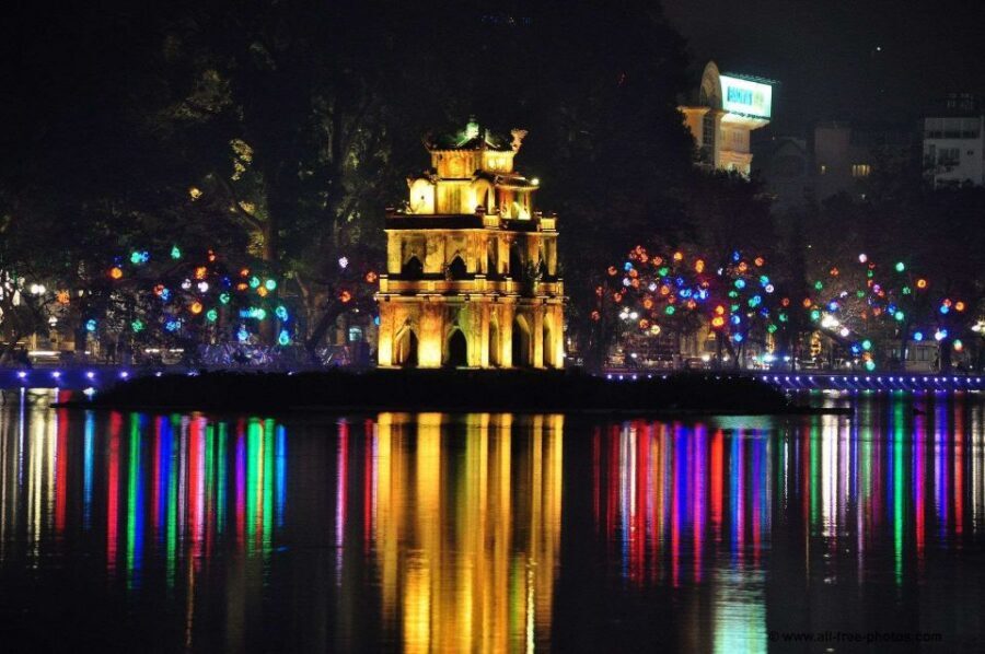 Hanoi Night Lights Food Tour by Motorbike - The food plan: how tastings work on a night tour