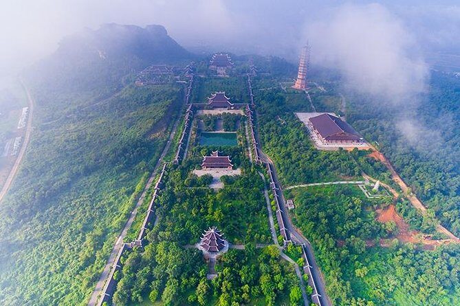 Hanoi - Ninh Binh Day Trip - Trang An Caves by Sampan: The Grotto Network From the Water