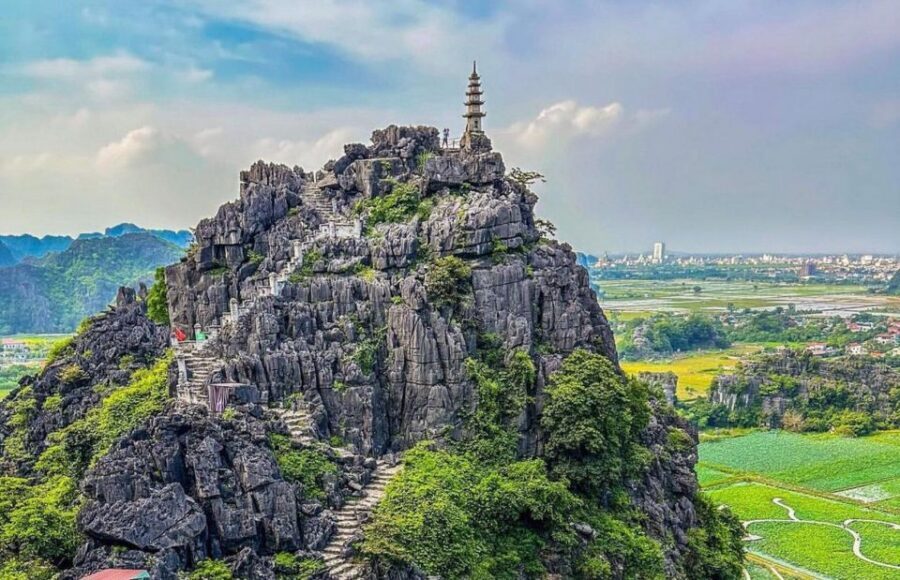 Hanoi: Ninh Binh Day Trip Visit Hoa Lu, Tam Coc & Mua Cave - Getting from Hanoi Old Quarter to Ninh Binh: the day starts early