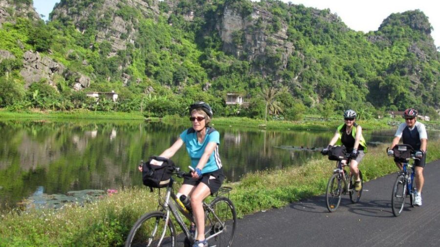 Hanoi: Ninh Binh Day Trip Visit Hoa Lu, Tam Coc & Mua Cave - Should you book this Hoa Lu, Tam Coc & Mua Cave day trip?