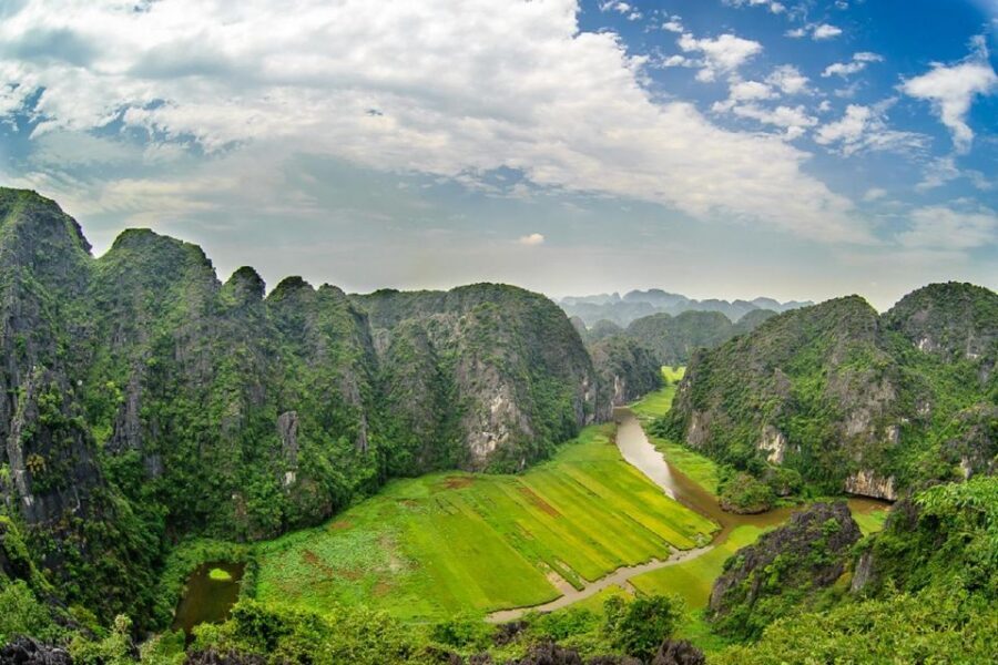 Hanoi: Ninh Binh small group day tour by luxury dcar 9-seats - Tam Coc cave ride by sampan: the slow way through Ngo Dong