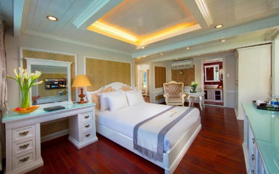 Hanoi/Ninh Binh:3 Day 2 Night Bai Tu Long Bay Luxury Junk - Cabins, Service, and Meals: Where Luxury Really Shows