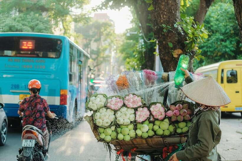 Hanoi Old Quarter City Tour With Professional Guide - Markets and street scenes: Dong Xuan and Train Street