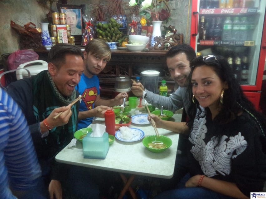 Hanoi: Old Quarter Street Food Walking Tour with 10 Tastings - Spring rolls and Nom Bo Kho: texture wars on a plate