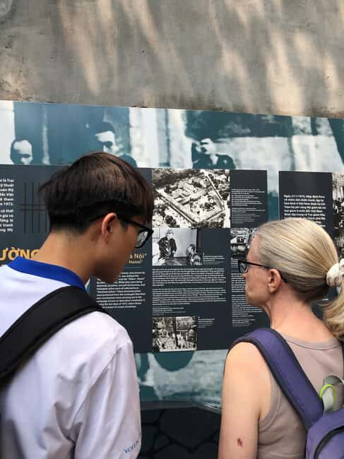 Hanoi Old Quarter Vibes: A Youthful Journey - White Horse Temple: a quiet stop that changes the tone